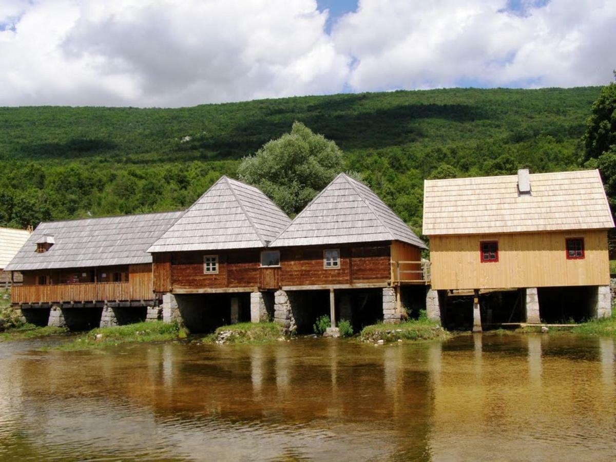 Holiday Home Modric Otočac Exteriör bild