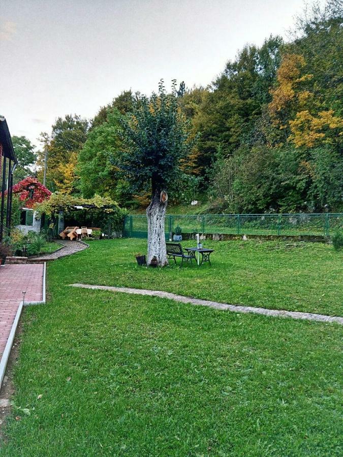 Holiday Home Modric Otočac Exteriör bild